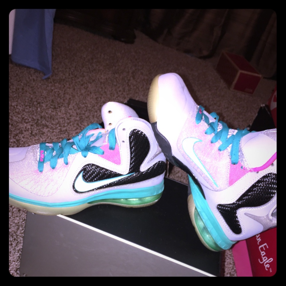 Nike South beach Lebrons 9